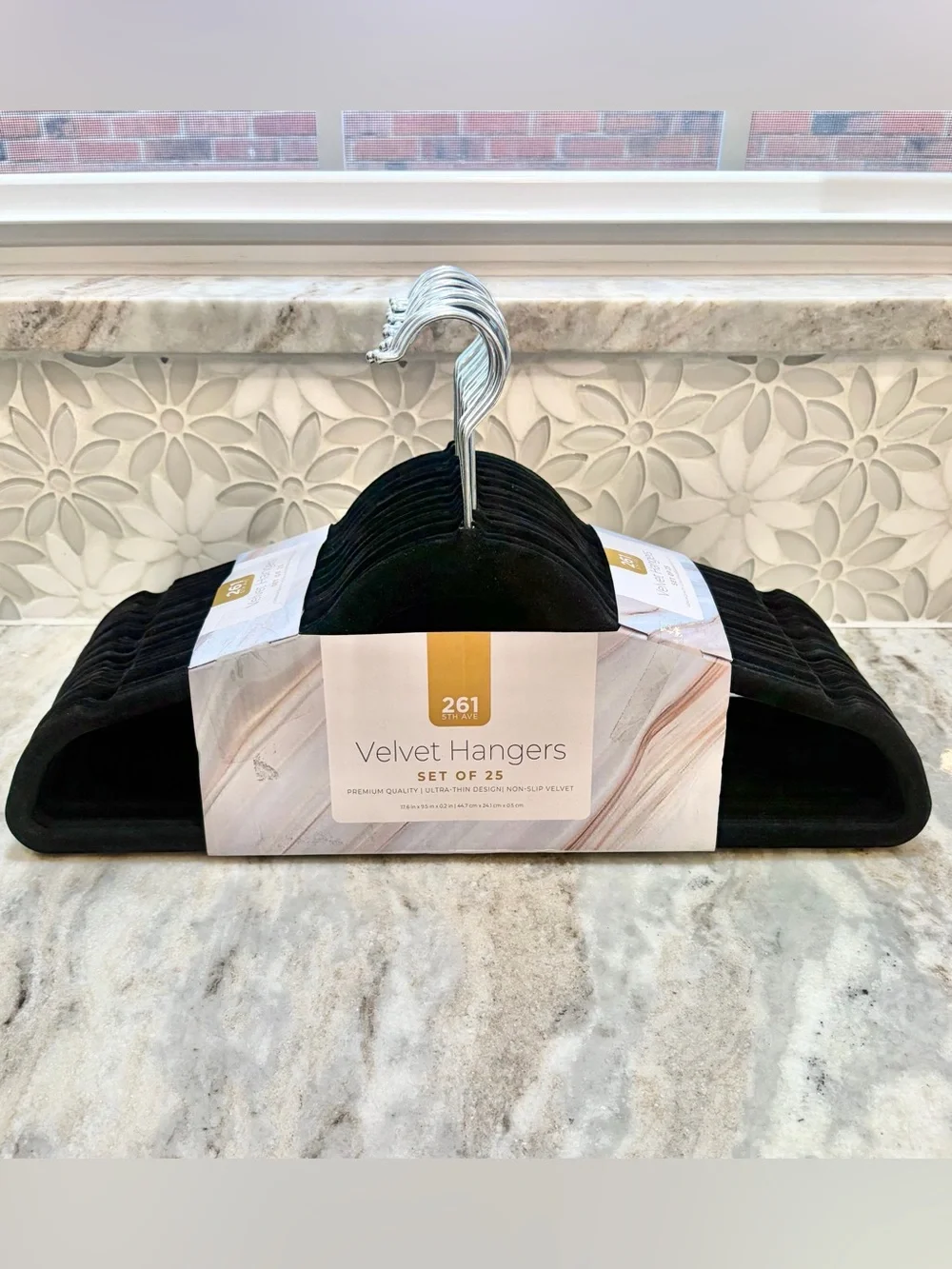 🖤 NWT Velvet Hangers